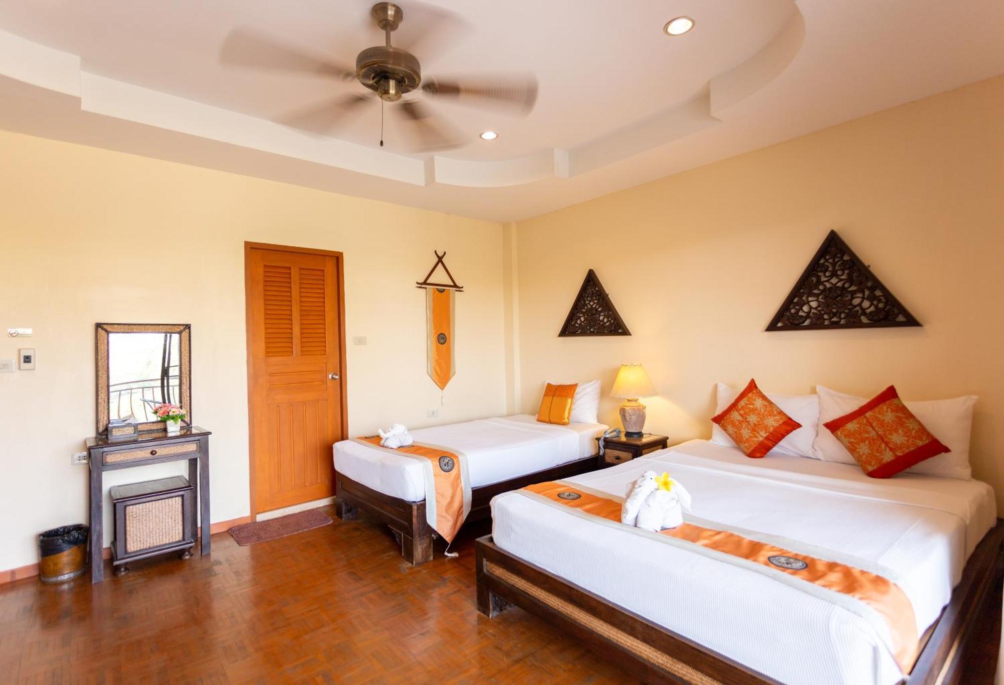 Chang Charlie Inn, Boutique Jomtien Beach Exterior photo