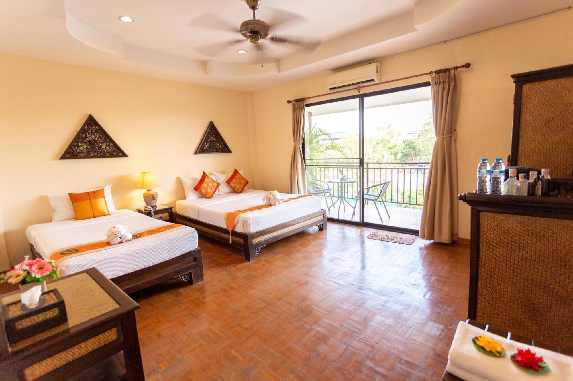 Chang Charlie Inn, Boutique Jomtien Beach Exterior photo