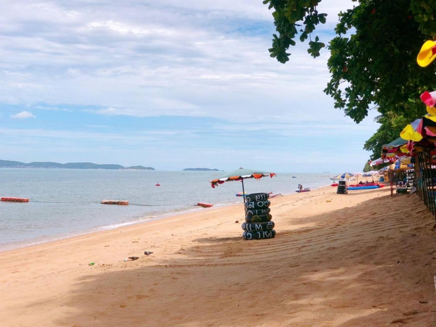 Chang Charlie Inn, Boutique Jomtien Beach Exterior photo