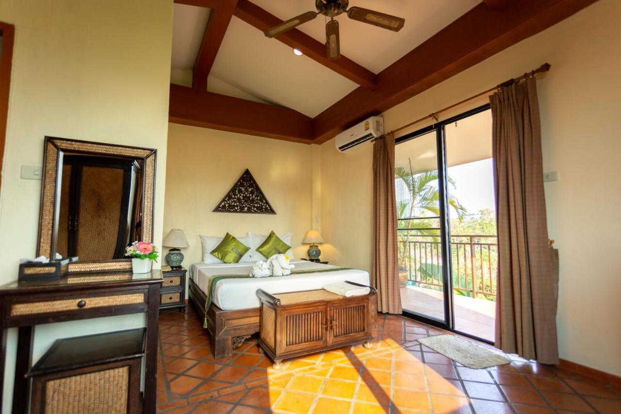 Chang Charlie Inn, Boutique Jomtien Beach Exterior photo